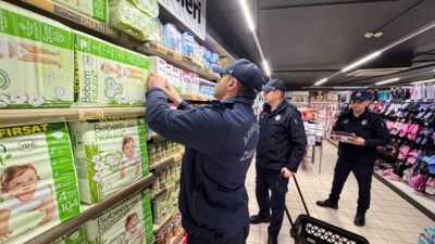 Arnavutköy’de işyerlerine yönelik denetimlerde ruhsat, hijyen ve fiyat etiketi kontrolleri