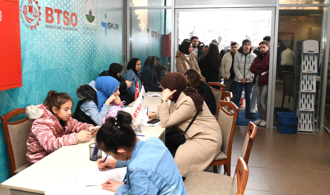 Osmangazi Belediyesi’nin iş arayan vatandaşlar ile işverenleri bir araya getirdiği