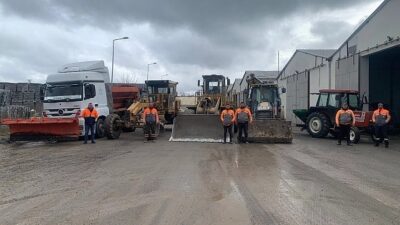 Lüleburgaz Belediyesi Fen İşleri Müdürlüğü ekipleri meydana gelebilecek kar yağışı