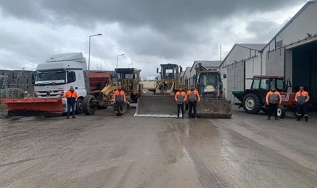 Lüleburgaz Belediyesi Fen İşleri Müdürlüğü ekipleri meydana gelebilecek kar yağışı