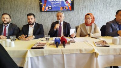 AK Parti Esenyurt İlçe Başkanı Togay Çoban, basın mensuplarıyla kahvaltılı
