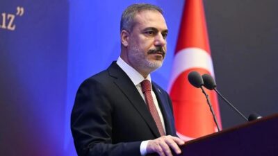 İran-İsrail savaşı sürerken, Türkiye'den kritik bir hamle geldi.
Dışişleri Bakanı Hakan