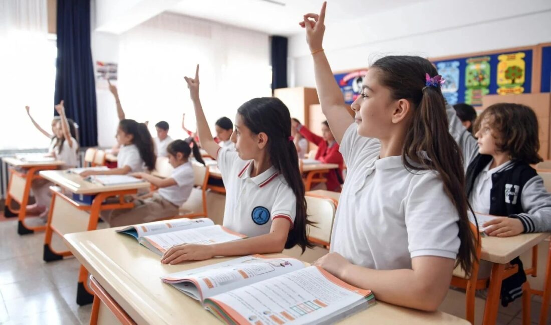 Okulların açılmasına sayılı günler kala, öğrenci velileri yine aynı sorunla