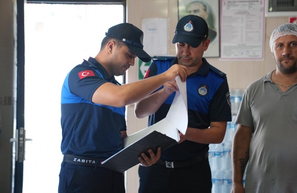 Arnavutköy Belediyesi, öğrencilerin güvenli ve sağlıklı alışveriş yapabilmesi için okul