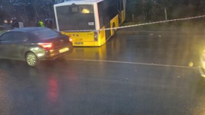  (İHA) - Arnavutköy'de içinde yolcuların bulunduğu İETT otobüsü, iddiaya göre frenin