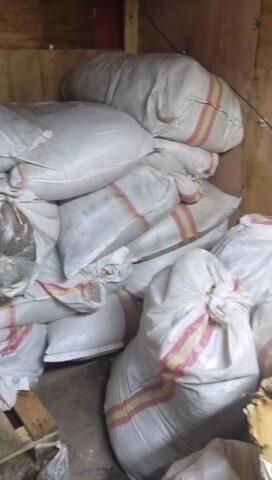 (İHA) - İstanbul'un Arnavutköy ilçesinde polis ekiplerinin bir depoya düzenlediği operasyonda yaklaşık