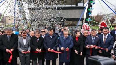 Vadipark Spor ve Yaşam Merkezi’nin Temeli Atıldı
Arnavutköy’de hizmet yağmuru devam