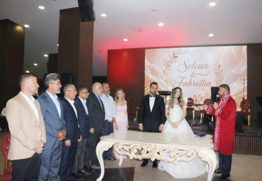 Arnavutköy’de Yılın Düğünü: İş ve Siyaset Dünyası Bu Görkemli Gecede